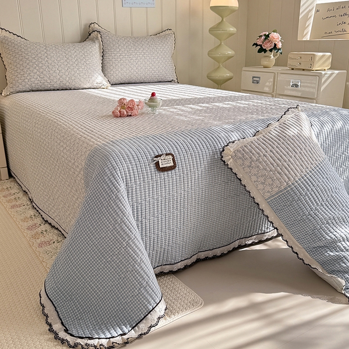 贝凯瑞 2026新款水洗皱皱纱双层纱云朵棉三层夹棉绗绣刺绣小花边单件三件床盖 海盐气泡