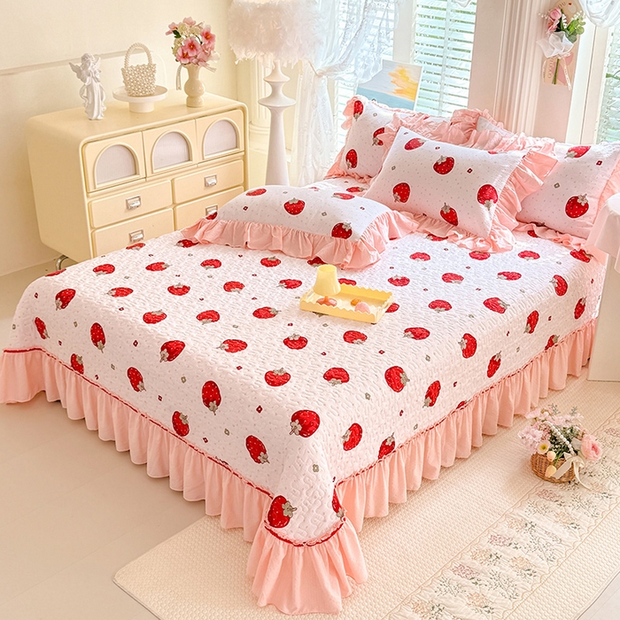 91家纺网 家纺一手货源 找家纺 贝凯瑞 2026新款双层纱水洗棉法式复古花边床盖单件三件四件套-甜心 甜心草莓