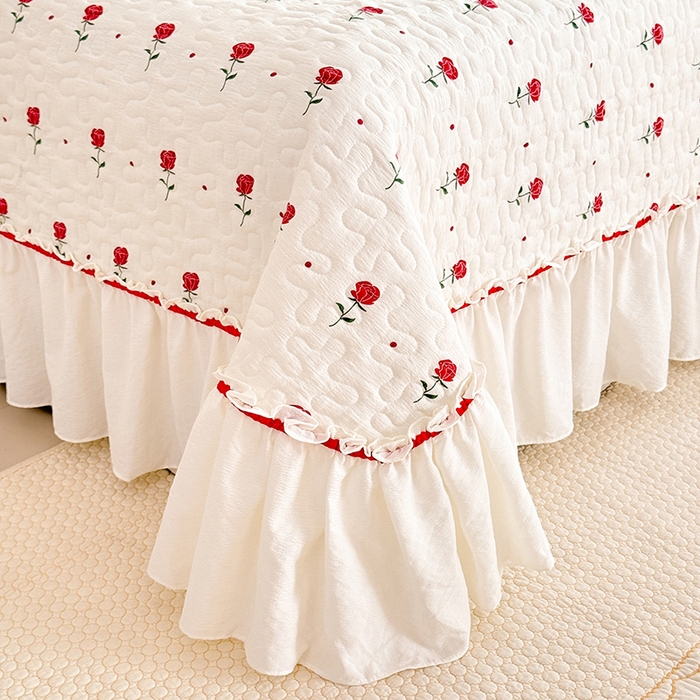 91家纺网 家纺一手货源 找家纺 贝凯瑞 2026新款双层纱水洗棉法式复古花边床盖单件三件四件套-甜心 甜心独秀