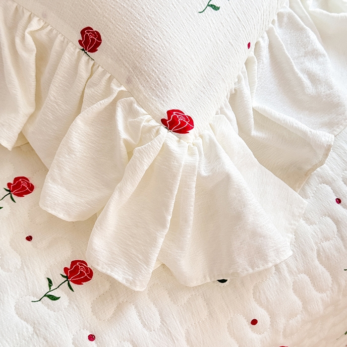 91家纺网 家纺一手货源 找家纺 贝凯瑞 2026新款双层纱水洗棉法式复古花边床盖单件三件四件套-甜心 甜心独秀