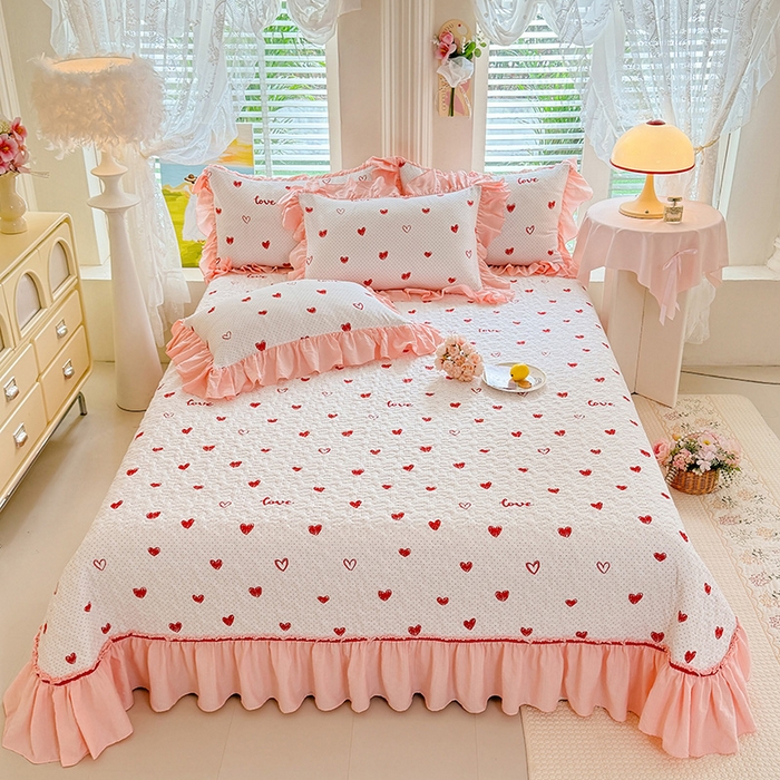91家纺网 家纺一手货源 找家纺 贝凯瑞 2026新款双层纱水洗棉法式复古花边床盖单件三件四件套-甜心 甜心love
