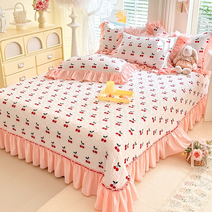 91家纺网 家纺一手货源 找家纺 贝凯瑞 2026新款双层纱水洗棉法式复古花边床盖单件三件四件套-甜心 甜心樱桃