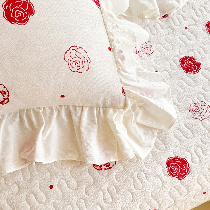 91家纺网 家纺一手货源 找家纺 贝凯瑞 2026新款双层纱水洗棉法式复古花边床盖单件三件四件套-甜心 甜心玫瑰