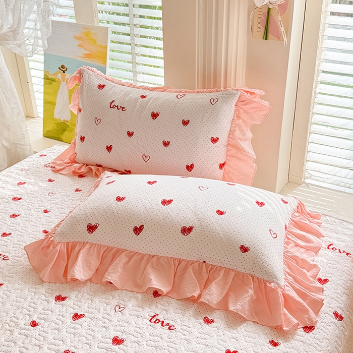 91家纺网 家纺一手货源 找家纺 贝凯瑞 2026新款双层纱水洗棉法式复古花边床盖单件三件四件套-甜心 甜心love