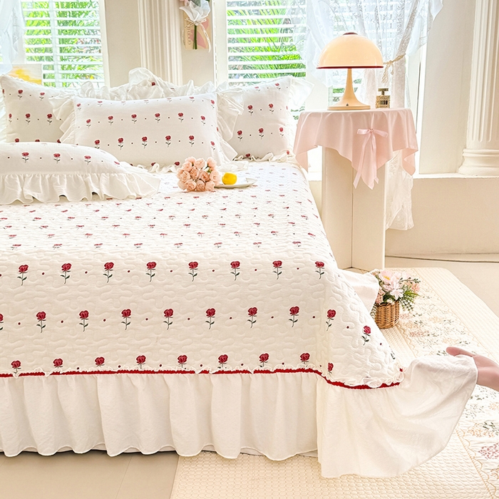 91家纺网 家纺一手货源 找家纺 贝凯瑞 2026新款双层纱水洗棉法式复古花边床盖单件三件四件套-甜心 甜心独秀