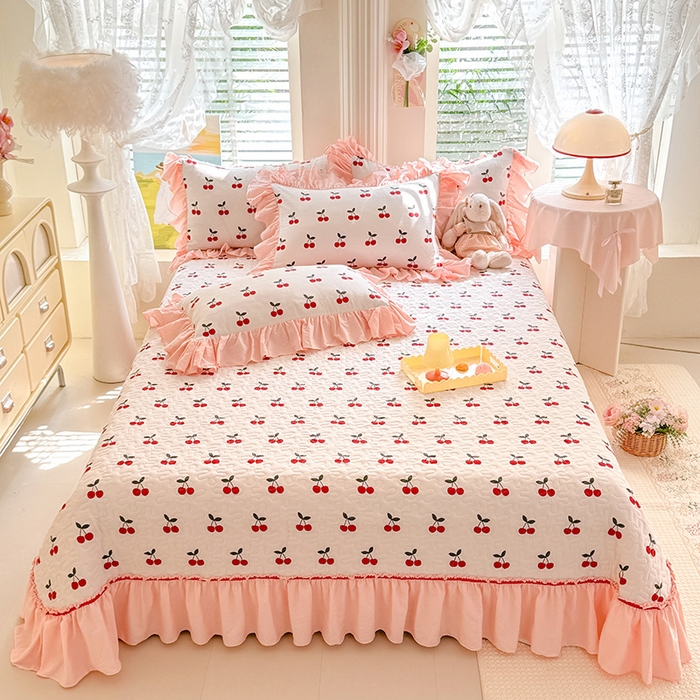 91家纺网 家纺一手货源 找家纺 贝凯瑞 2026新款双层纱水洗棉法式复古花边床盖单件三件四件套-甜心 甜心樱桃