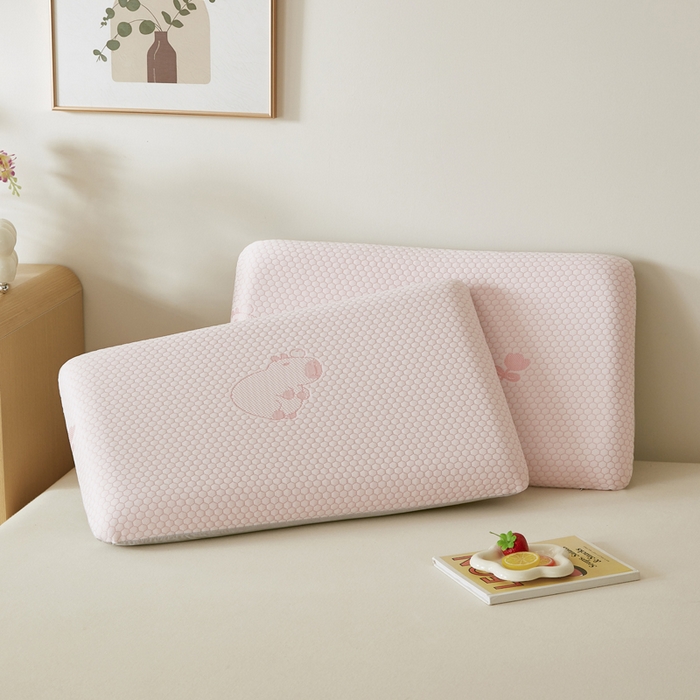 91家纺网 家纺一手货源 找家纺 翎盈家纺 2026新款春夏冰豆豆深睡枕专用枕套面包记忆枕枕头套 卡皮巴拉粉