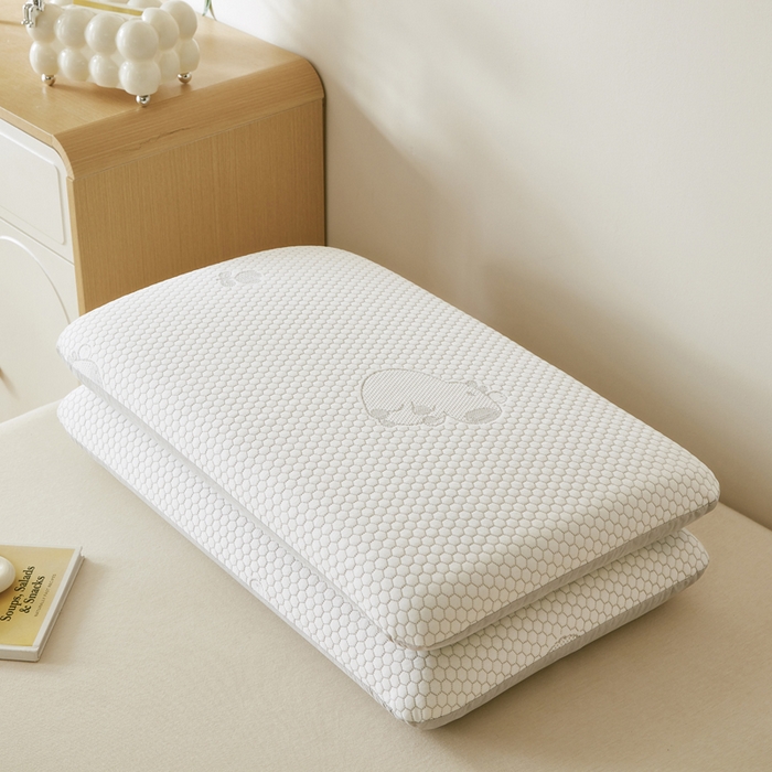 91家纺网 家纺一手货源 找家纺 翎盈家纺 2026新款春夏冰豆豆深睡枕专用枕套面包记忆枕枕头套 卡皮巴拉灰