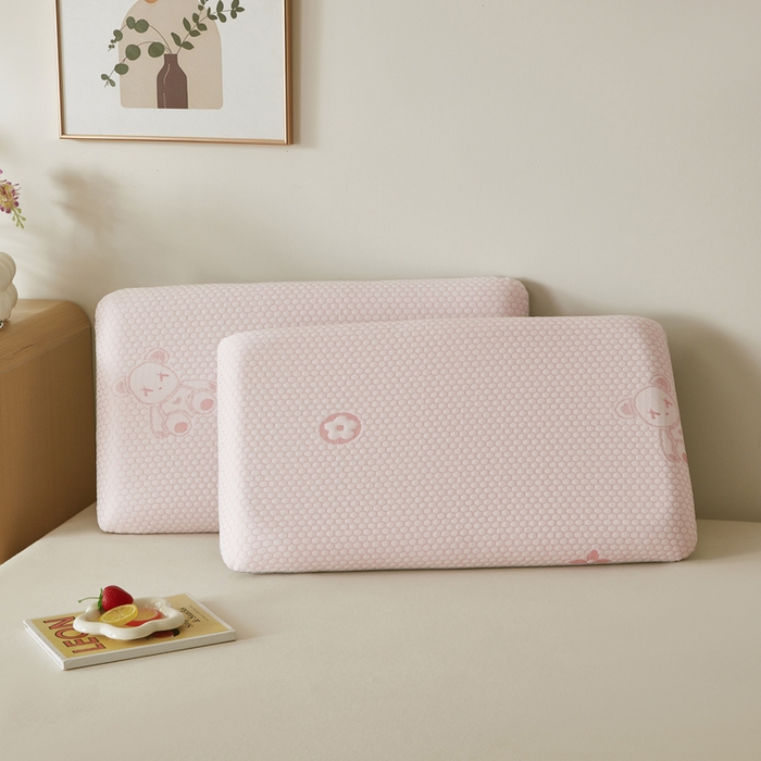 91家纺网 家纺一手货源 找家纺 翎盈家纺 2026新款春夏冰豆豆深睡枕专用枕套面包记忆枕枕头套 小熊粉