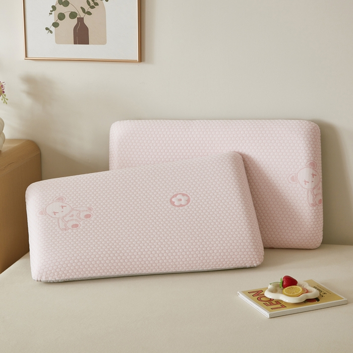 91家纺网 家纺一手货源 找家纺 翎盈家纺 2026新款春夏冰豆豆深睡枕专用枕套面包记忆枕枕头套 小熊粉