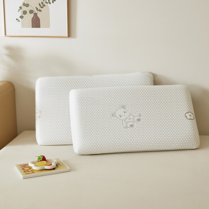 91家纺网 家纺一手货源 找家纺 翎盈家纺 2026新款春夏冰豆豆深睡枕专用枕套面包记忆枕枕头套 小熊灰