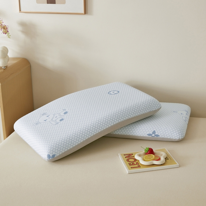 91家纺网 家纺一手货源 找家纺 翎盈家纺 2026新款春夏冰豆豆深睡枕专用枕套面包记忆枕枕头套 小熊蓝