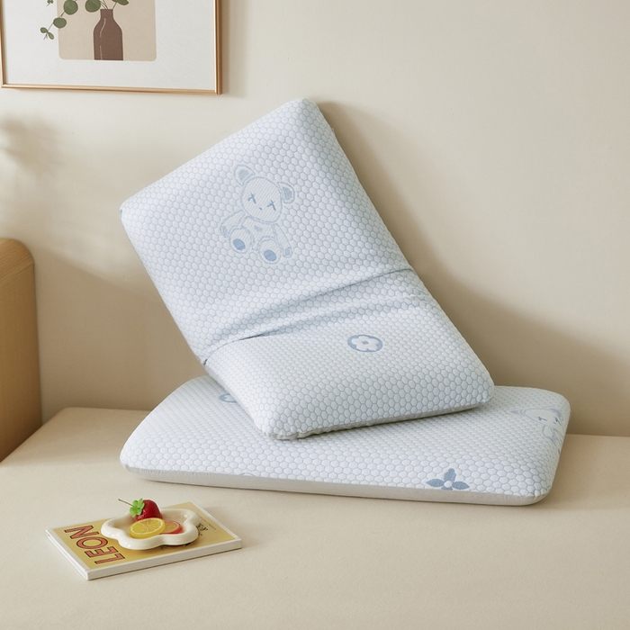 91家纺网 家纺一手货源 找家纺 翎盈家纺 2026新款春夏冰豆豆深睡枕专用枕套面包记忆枕枕头套 小熊蓝