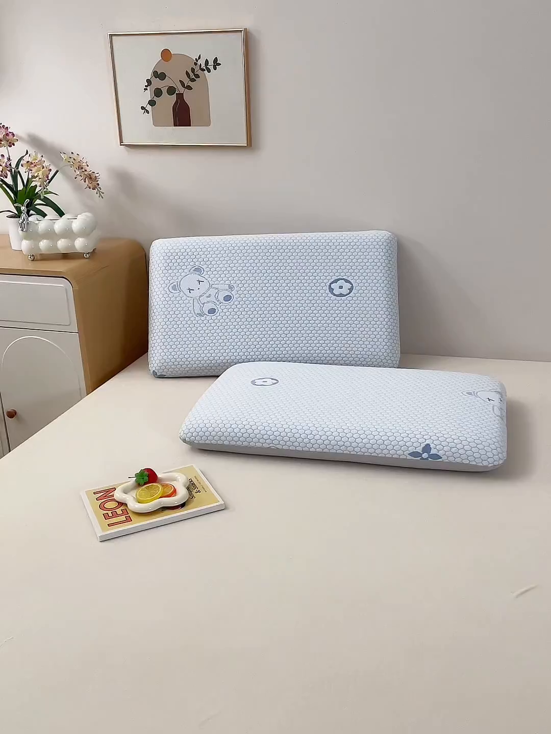 91家纺网 家纺一手货源 找家纺 翎盈家纺 2026新款春夏冰豆豆深睡枕专用枕套面包记忆枕枕头套 小熊蓝