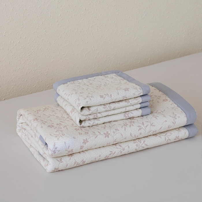 91家纺网 家纺一手货源 找家纺 野合家纺 2025新款牛奶绒夹棉床盖床裙款三件套-树叶 树叶-兰