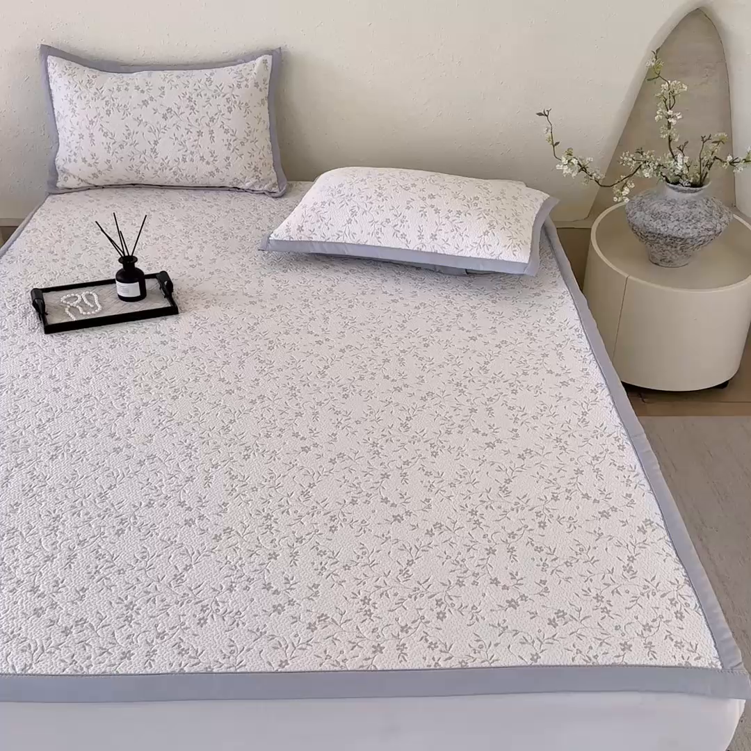 91家纺网 家纺一手货源 找家纺 （总）野合家纺 2026新款韩式小碎花凉感超柔双面提花冰豆席凉席席子