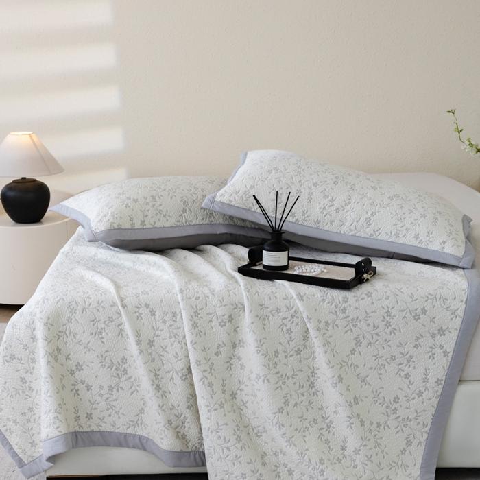 91家纺网 家纺一手货源 找家纺 野合家纺 2026新款韩式小碎花凉感超柔双面提花冰豆席凉席席子 疏影-灰