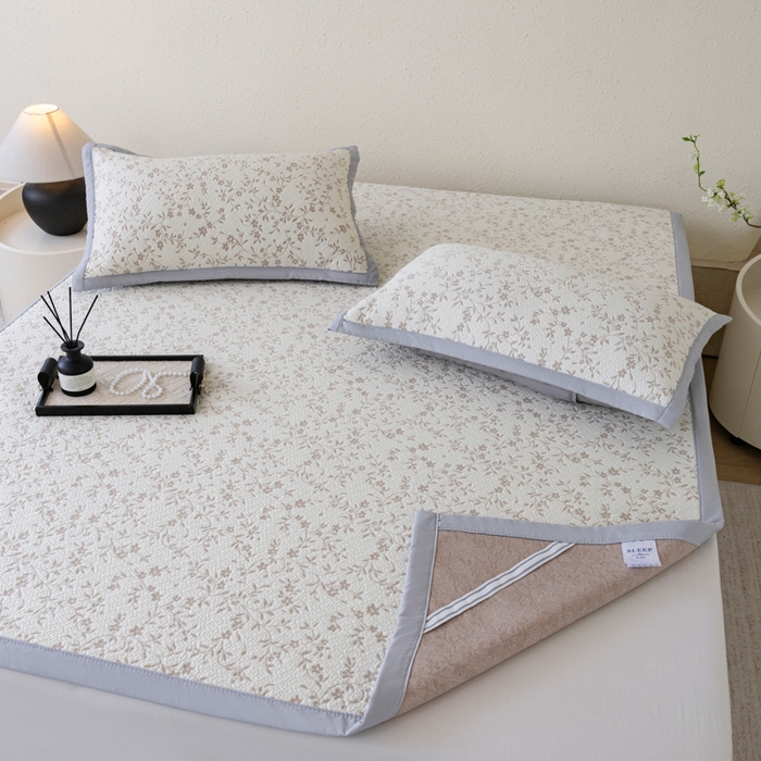 91家纺网 家纺一手货源 找家纺 野合家纺 2026新款韩式小碎花凉感超柔双面提花冰豆席凉席席子 疏影-咖