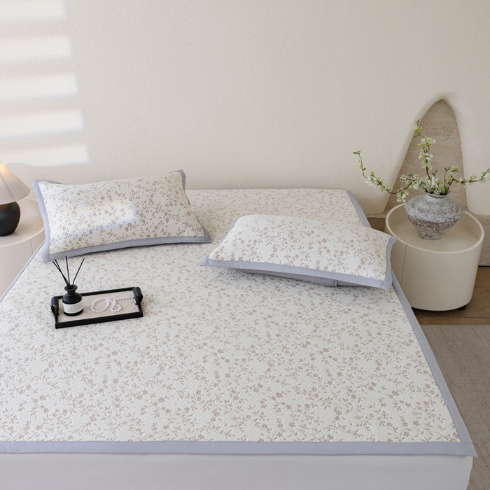 91家纺网 家纺一手货源 找家纺 野合家纺 2026新款韩式小碎花凉感超柔双面提花冰豆席凉席席子 疏影-咖