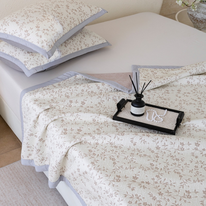 91家纺网 家纺一手货源 找家纺 野合家纺 2026新款韩式小碎花凉感超柔双面提花冰豆席凉席席子 疏影-咖