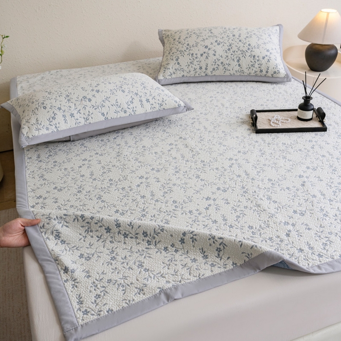 91家纺网 家纺一手货源 找家纺 野合家纺 2026新款韩式小碎花凉感超柔双面提花冰豆席凉席席子 疏影-蓝