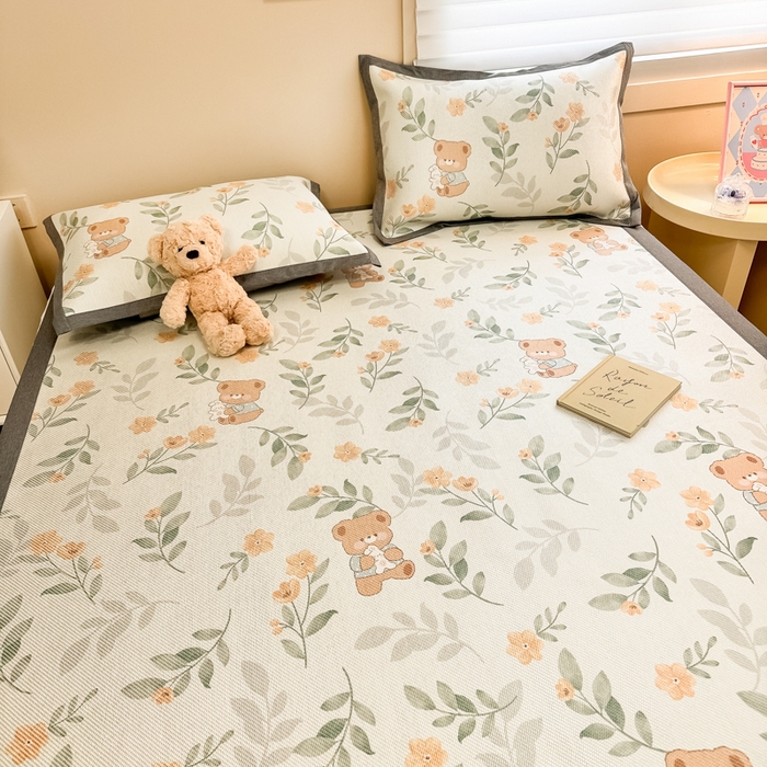 91家纺网 家纺一手货源 找家纺 沐慕 2026新款高克重600D冰丝印花冰藤席 冰藤-叶子小熊