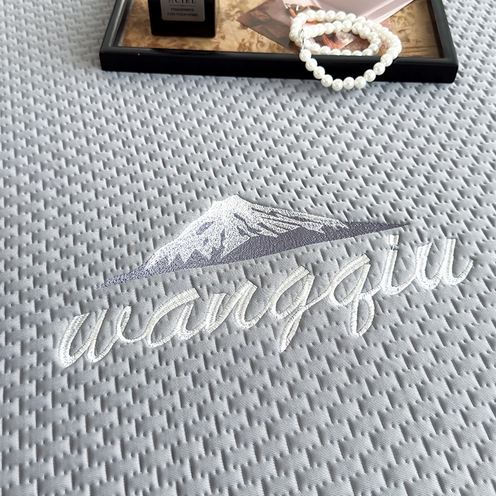 91家纺网 家纺一手货源 找家纺 （总）人人爱家纺 2026新款冰豆豆刺绣软凉席