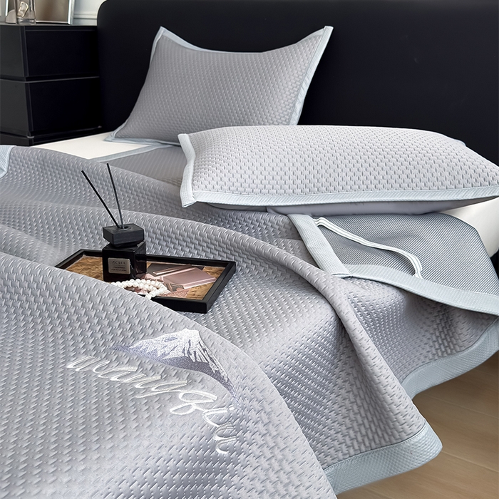 91家纺网 家纺一手货源 找家纺 （总）人人爱家纺 2026新款冰豆豆刺绣软凉席