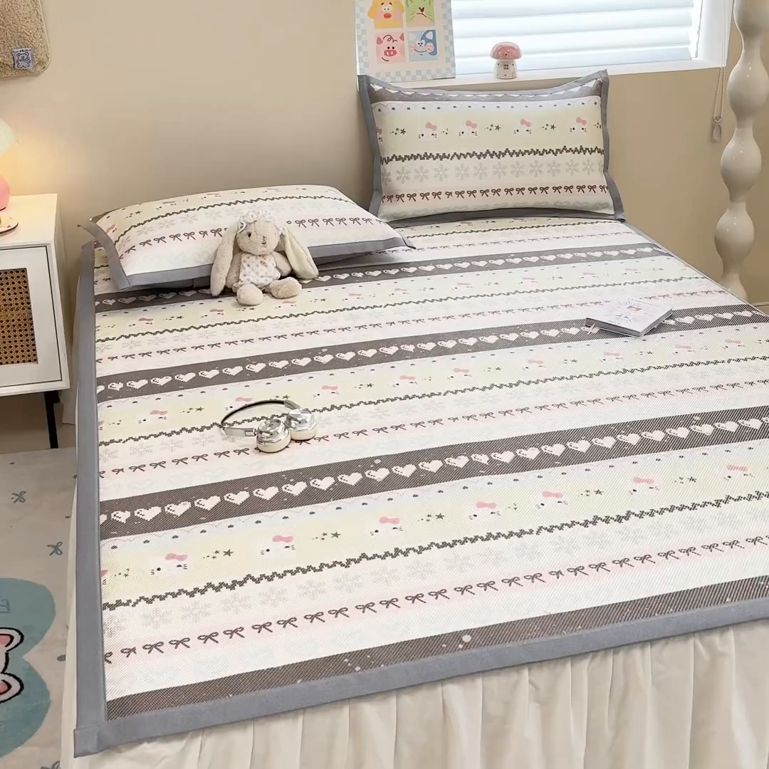 91家纺网 家纺一手货源 找家纺 沐慕 2026新款高克重600D冰丝印花冰藤席 冰藤-菲尔岛猫咪