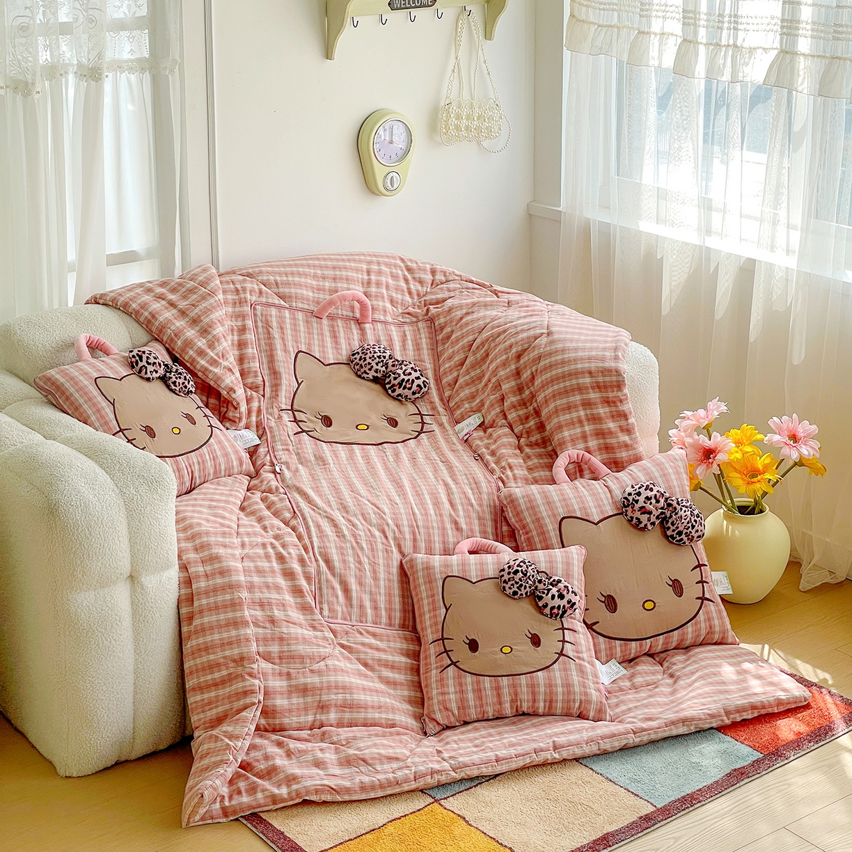 91家纺网 家纺一手货源 找家纺 古本家居 2026新款立体蝴蝶结全棉KT抱枕被 立体蝴蝶结全棉KT粉格