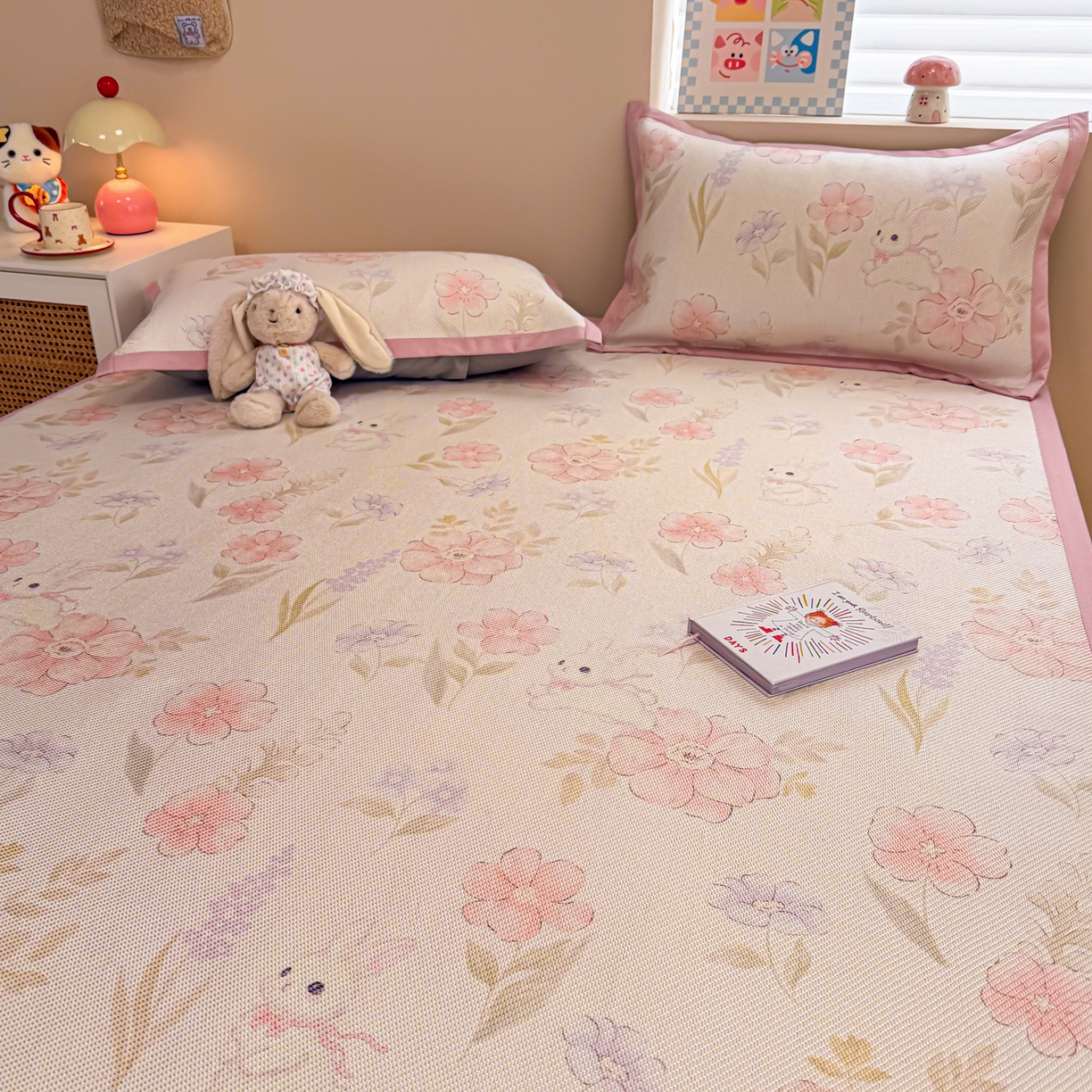 91家纺网 家纺一手货源 找家纺 沐慕 2026新款高克重600D冰丝印花冰藤席 冰藤-粉花兔语