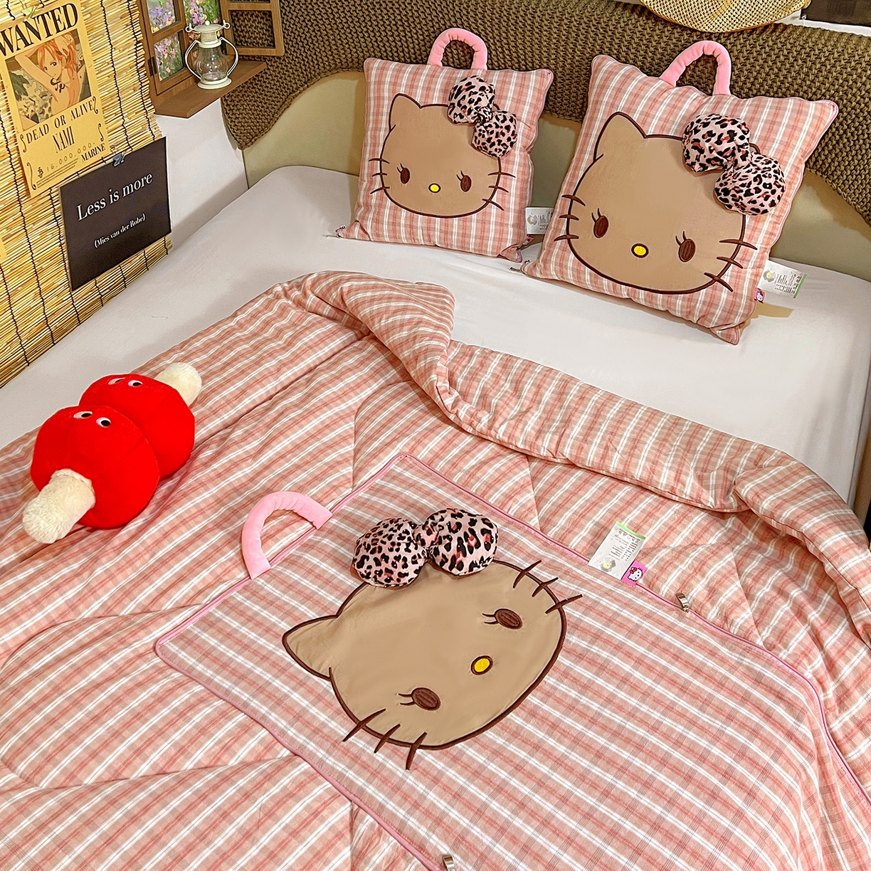 91家纺网 家纺一手货源 找家纺 古本家居 2026新款立体蝴蝶结全棉KT抱枕被 立体蝴蝶结全棉KT粉格