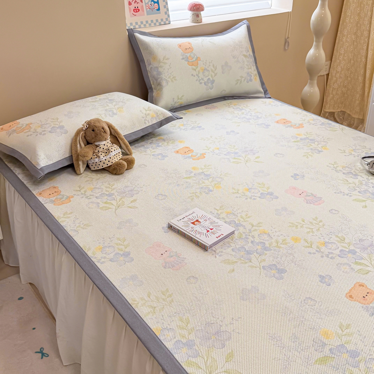 91家纺网 家纺一手货源 找家纺 沐慕 2026新款高克重600D冰丝印花冰藤席 冰藤-蓝花小熊