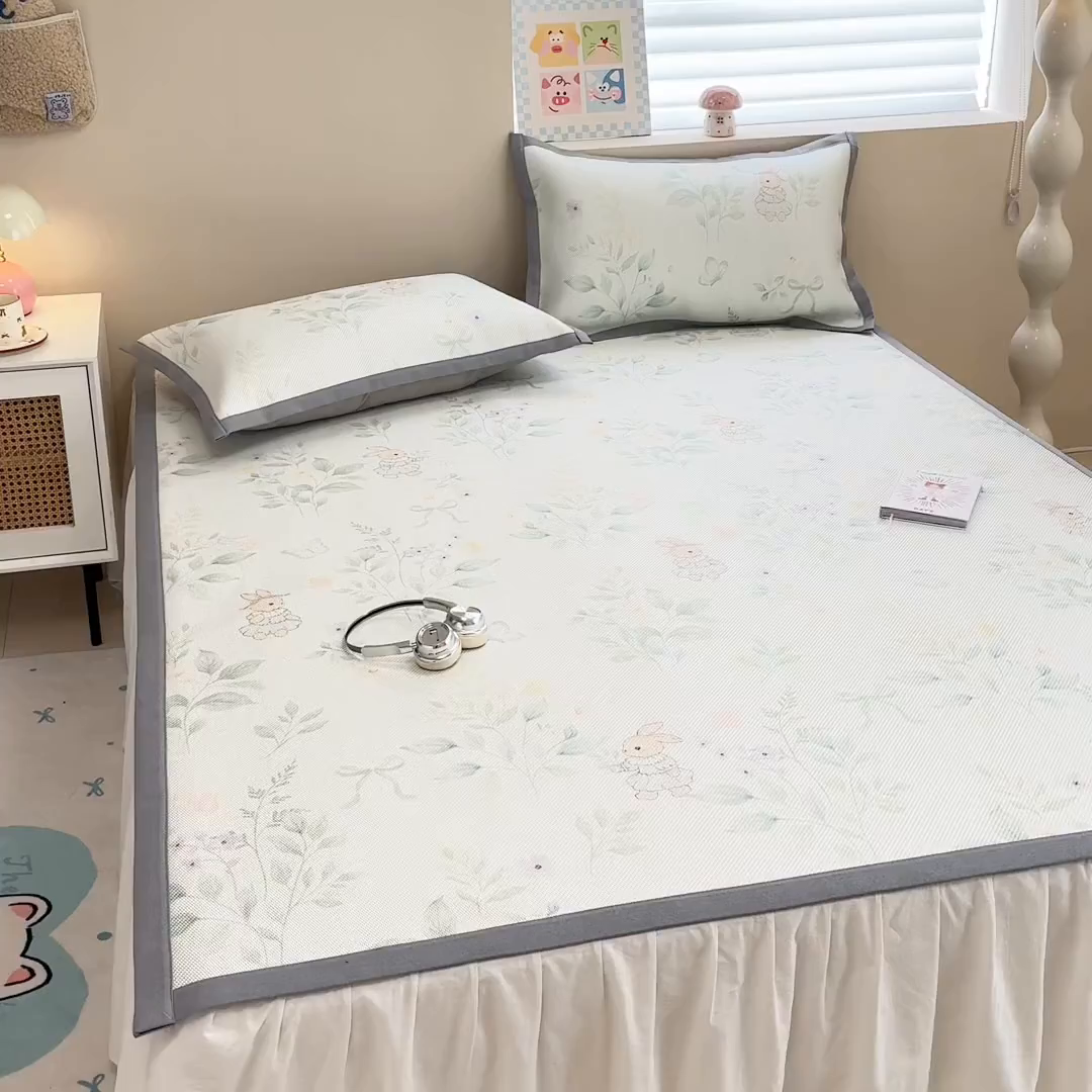 91家纺网 家纺一手货源 找家纺 沐慕 2026新款高克重600D冰丝印花冰藤席 冰藤-绿野兔踪