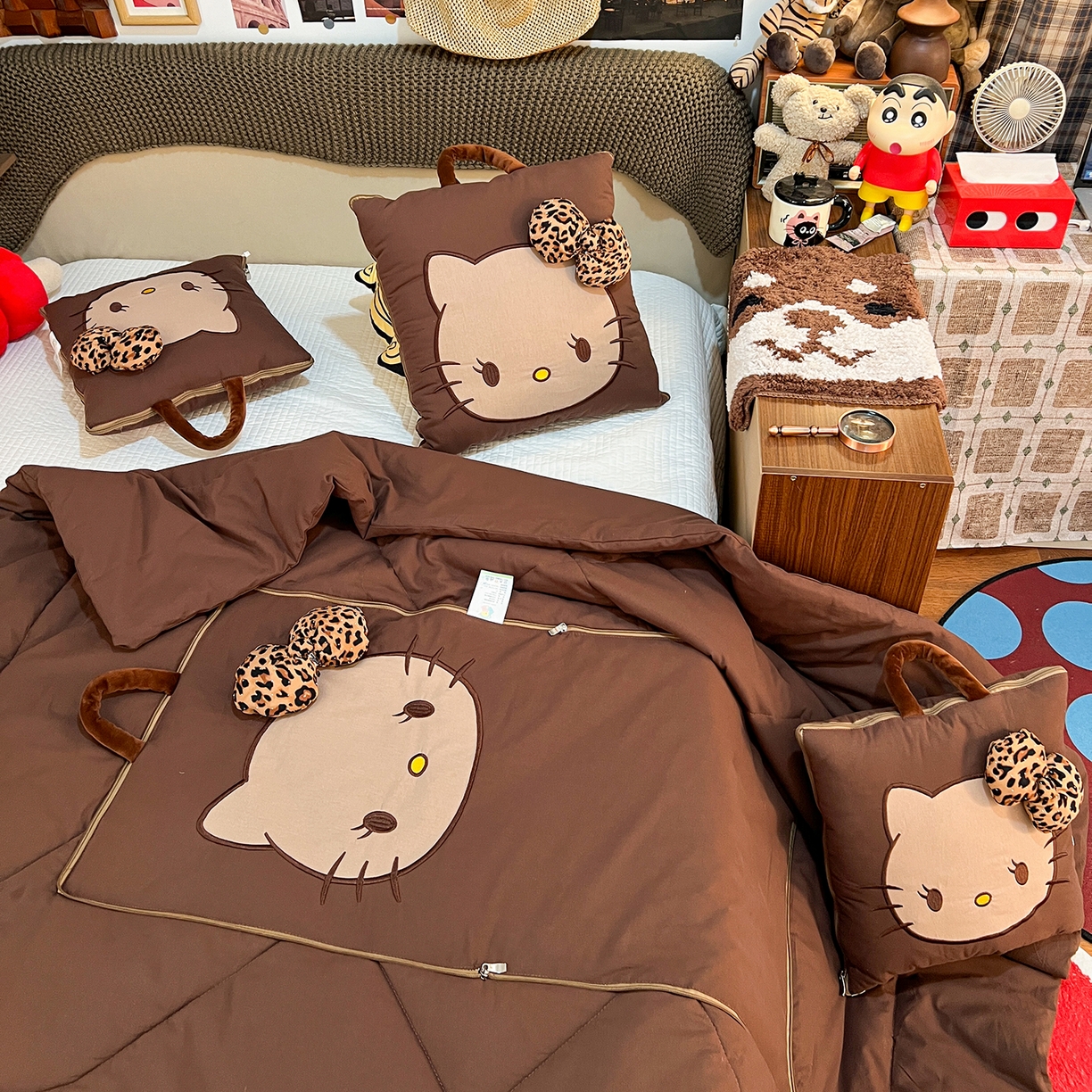 91家纺网 家纺一手货源 找家纺 古本家居 2026新款立体蝴蝶结全棉KT抱枕被 立体蝴蝶结全棉KT深咖