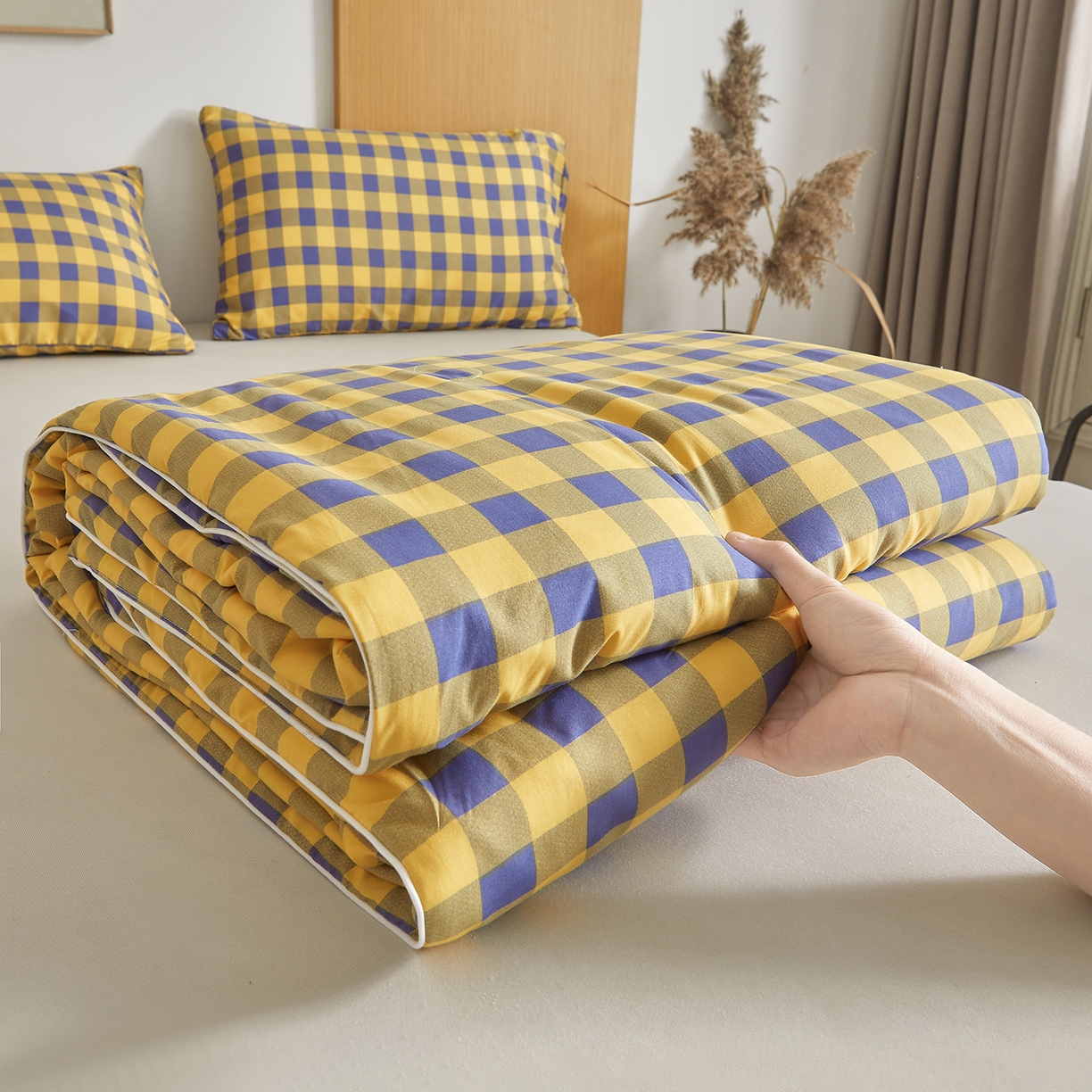 91家纺网 家纺一手货源 找家纺 景眠 2026新款水洗棉格子夏被 黄紫中格