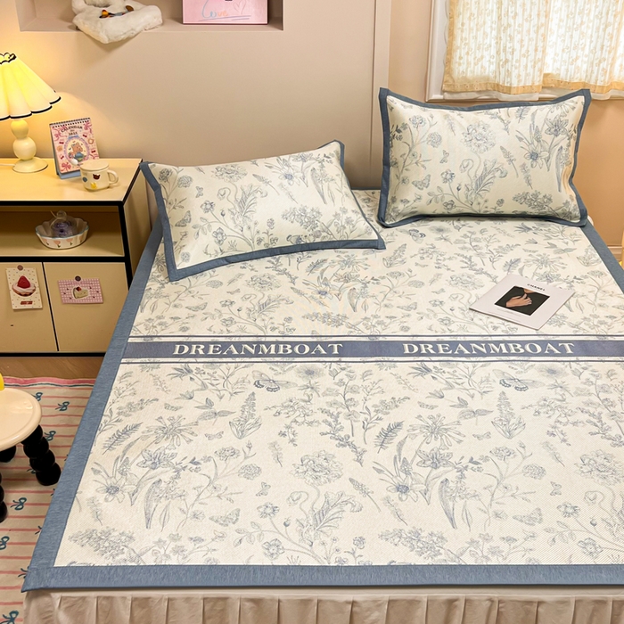 91家纺网 家纺一手货源 找家纺 沐慕 2026新款高克重600D冰丝印花冰藤席 冰藤-甜茶蓝