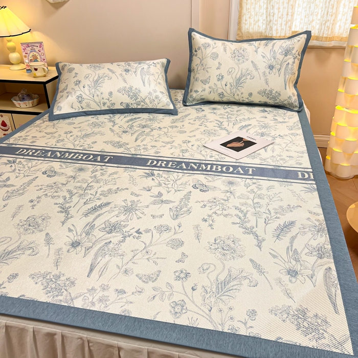 91家纺网 家纺一手货源 找家纺 沐慕 2026新款高克重600D冰丝印花冰藤席 冰藤-甜茶蓝