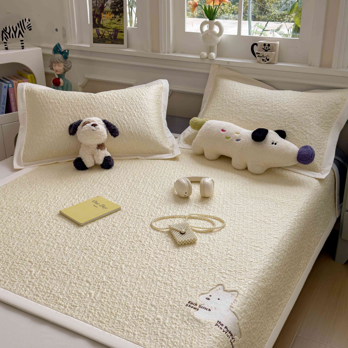 91家纺网 家纺一手货源 找家纺 几禾 2026春夏新款双泡刺绣款凉席席子空调软席 软萌西高地 床席款