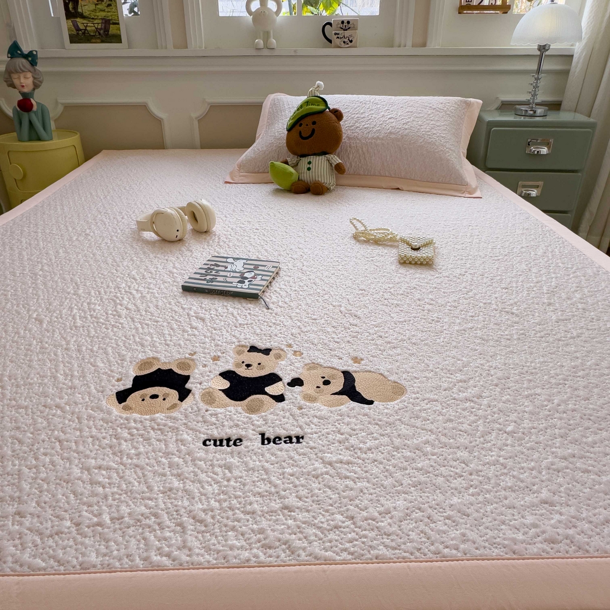 91家纺网 家纺一手货源 找家纺 几禾 2026春夏新款双泡刺绣款凉席席子空调软席 小熊派对 床席款