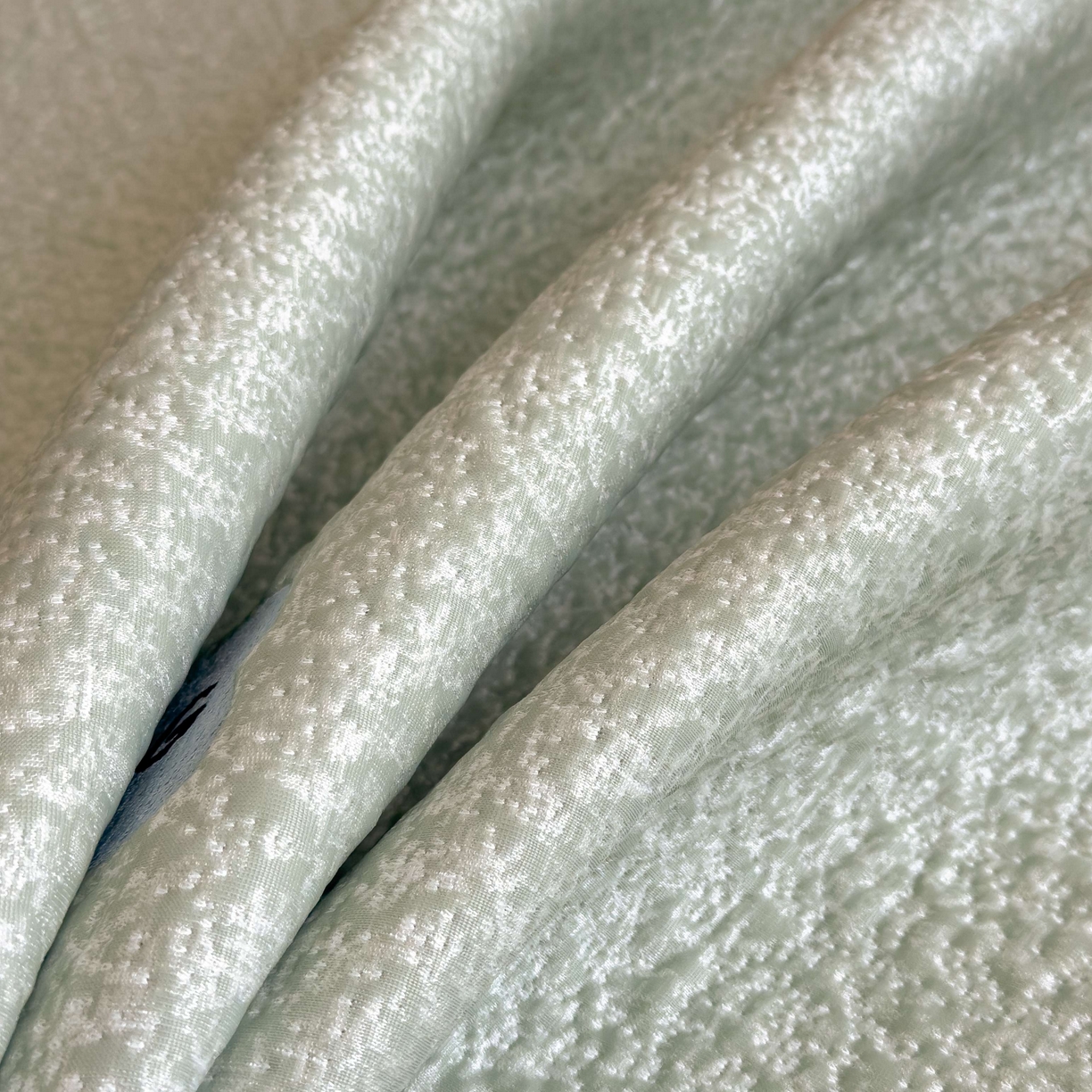 91家纺网 家纺一手货源 找家纺 几禾 2026春夏新款双泡刺绣款凉席席子空调软席 三只小狗 床席款