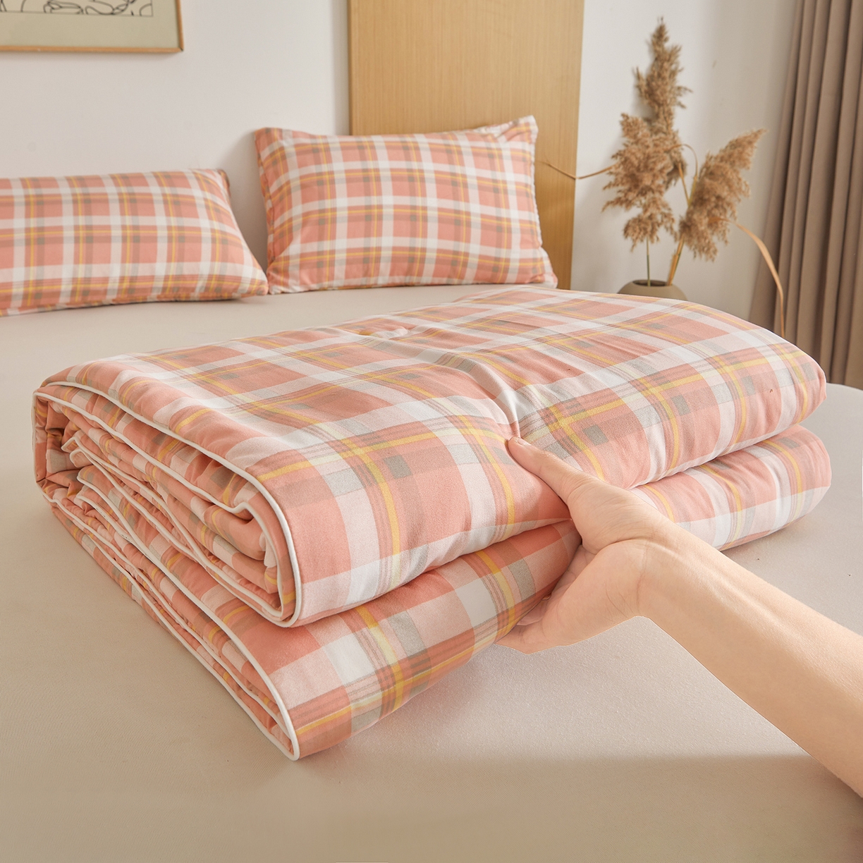 91家纺网 家纺一手货源 找家纺 景眠 2026新款水洗棉格子夏被 沐雅格 粉