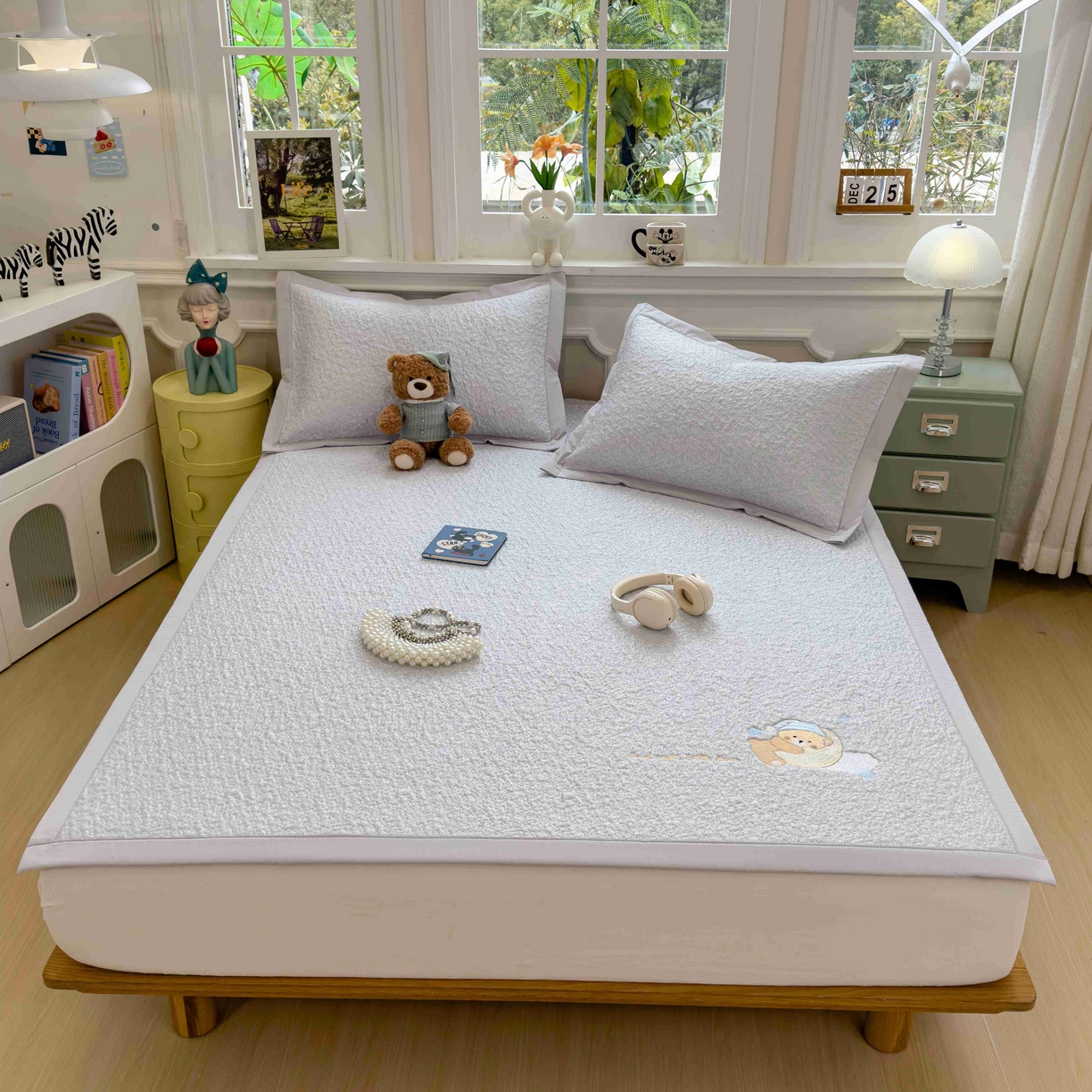 91家纺网 家纺一手货源 找家纺 几禾 2026春夏新款双泡刺绣款凉席席子空调软席 睡梦狗狗 床席款