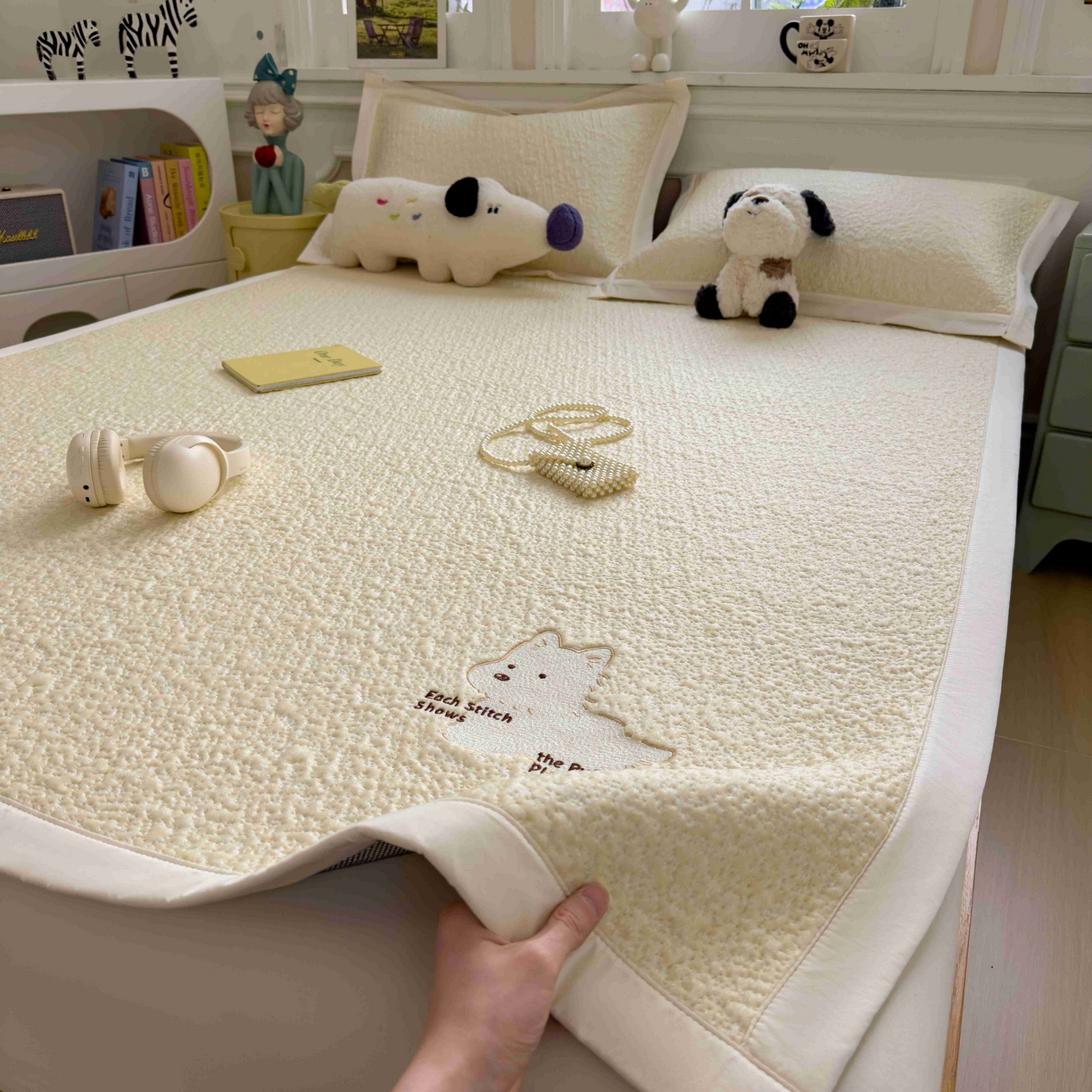 91家纺网 家纺一手货源 找家纺 几禾 2026春夏新款双泡刺绣款凉席席子空调软席 软萌西高地 床席款