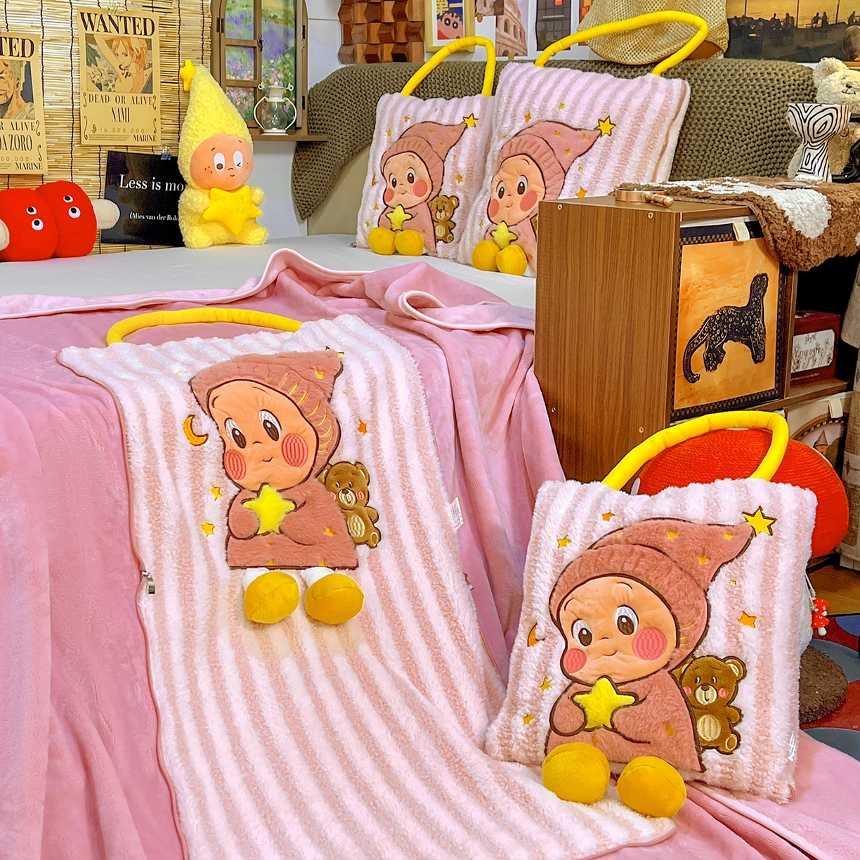 91家纺网 家纺一手货源 找家纺 古本家居 2026春夏新款多巴胺网红风星星抱枕毯 星星抱枕毯粉小宝