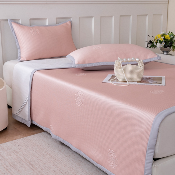 91家纺网 家纺一手货源 找家纺 （总）野合家纺 2026新款豆豆凉席PE提花豆豆席席子凉席奶牛系列床单款