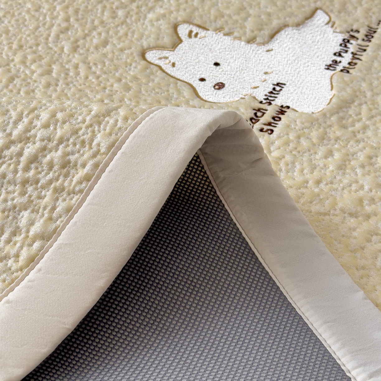 91家纺网 家纺一手货源 找家纺 几禾 2026春夏新款双泡刺绣款凉席席子空调软席 软萌西高地 床席款