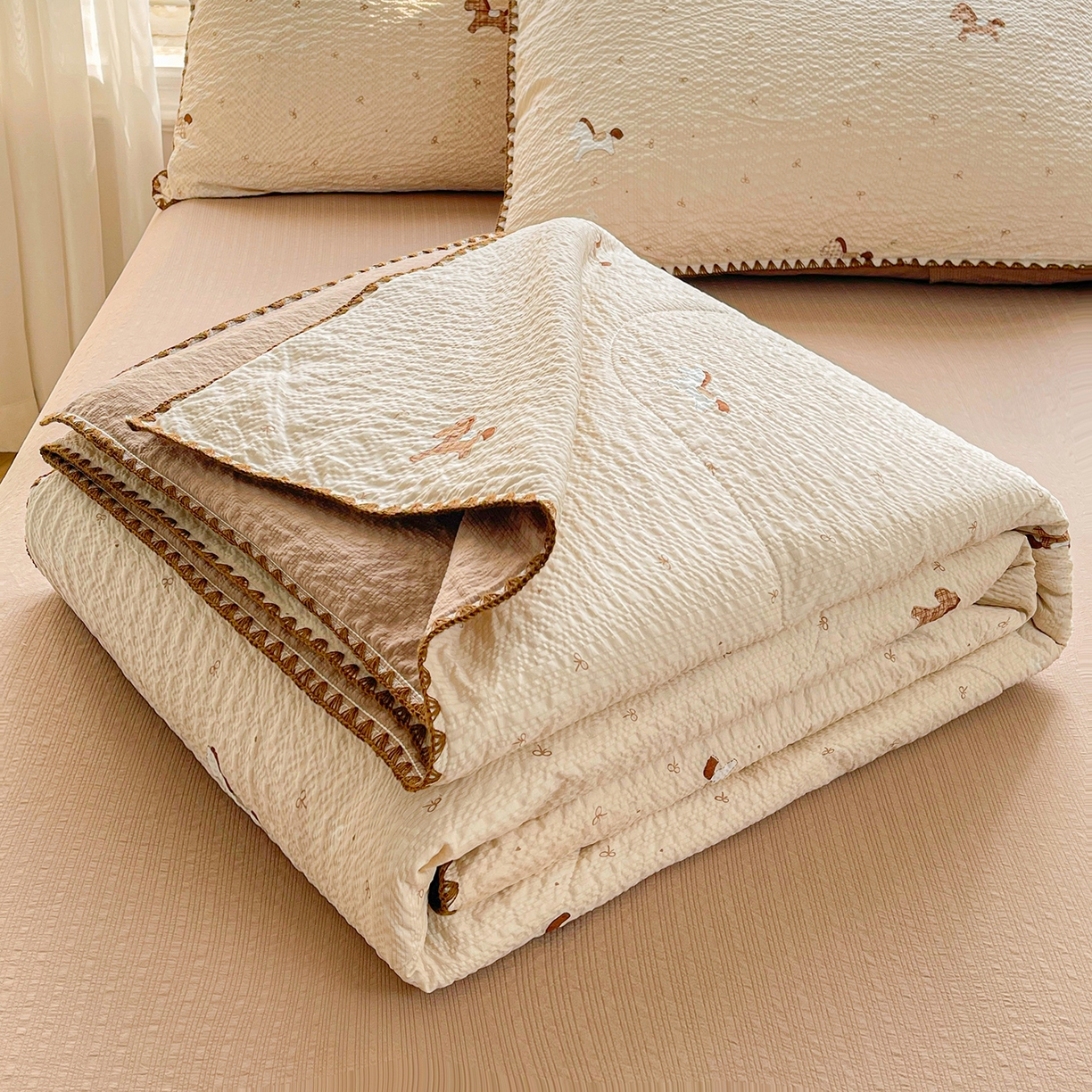 91家纺网 家纺一手货源 找家纺 犇牛仓储供应链 2026新款泡芙棉新疆棉花夏被被子被芯 吉祥马