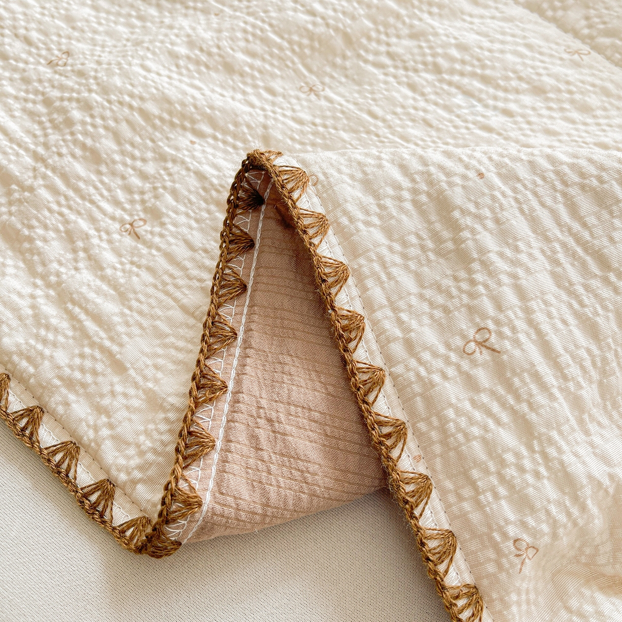 91家纺网 家纺一手货源 找家纺 犇牛仓储供应链 2026新款泡芙棉新疆棉花夏被被子被芯 吉祥马