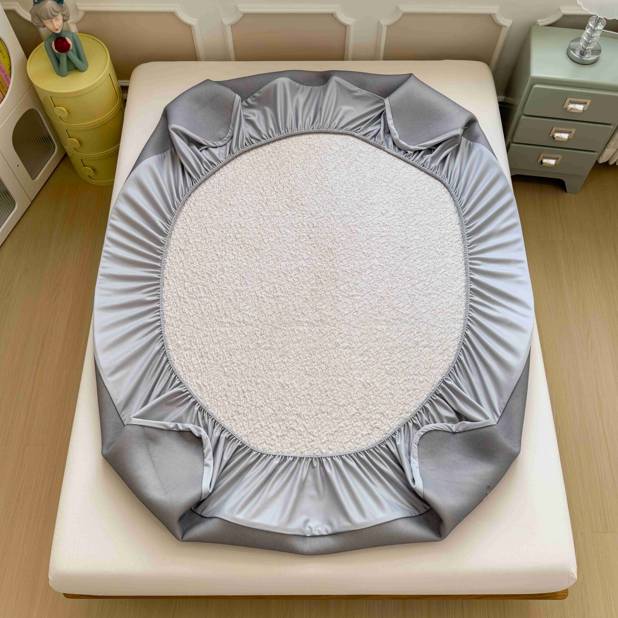 91家纺网 家纺一手货源 找家纺 几禾 2026春夏新款双泡刺绣款凉席席子空调软席 围巾小狗 床笠款